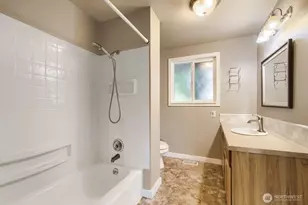 7718 S 120th St, Seattle, WA 98178 - Photo 13