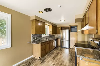 7718 S 120th St, Seattle, WA 98178 - Photo 3