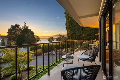 6436 Lake Washington Boulevard NE #5, Kirkland, WA 98033 - Photo 1