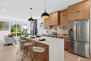 9242 Dayton Ave N, Seattle, WA 98103 - Photo 9