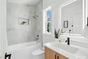 9242 Dayton Ave N, Seattle, WA 98103 - Photo 23