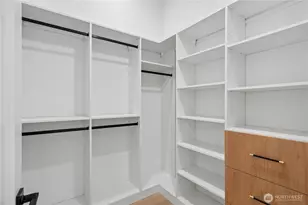 9242 Dayton Ave N, Seattle, WA 98103 - Photo 21