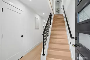 9242 Dayton Ave N, Seattle, WA 98103 - Photo 3