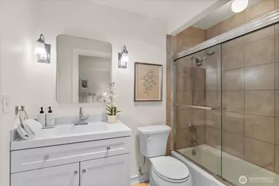 3700 W 25th Place #201, Seattle, WA 98199 - Photo 23