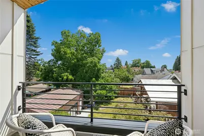 9242 Dayton Avenue N #B, Seattle, WA 98103 - Photo 25