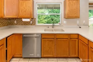 18714 Sylvan Dell Ct SE, Yelm, WA 98597 - Photo 11
