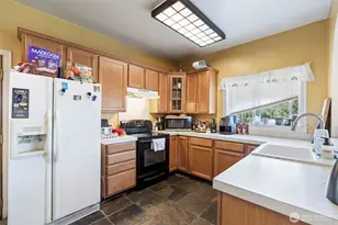 1208 W Pear St, Centralia, WA 98531 - Photo 13