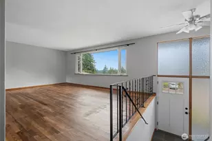1527 Crestview Dr, Bremerton, WA 98312 - Photo 3