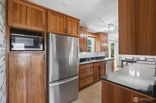 1527 Crestview Dr, Bremerton, WA 98312 - Photo 9