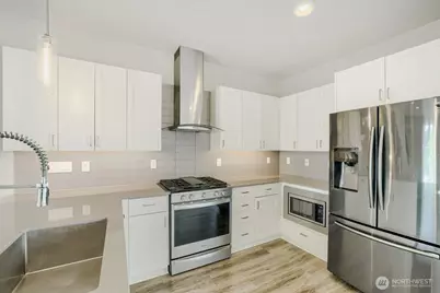 8607 22nd Place NE, Seattle, WA 98115 - Photo 9