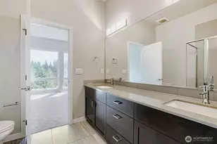 8607 22nd Pl NE, Seattle, WA 98115 - Photo 17
