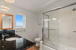 323 N 48th St, Seattle, WA 98103 - Photo 13