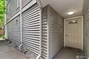 323 N 48th St, Seattle, WA 98103 - Photo 3