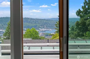 323 N 48th St, Seattle, WA 98103 - Photo 19