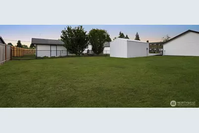 2105 D St SE, Auburn, WA 98002 - Photo 23