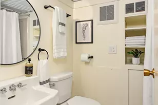 4322 NE 43rd St, Seattle, WA 98105 - Photo 23