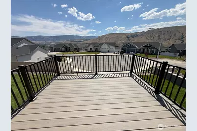 1576 6th Street SE, East Wenatchee, WA 98802 - Photo 9