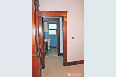 409 NE 95th  Street, Seattle, WA 98115 - Photo 17