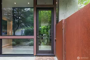 1701 33rd Ave, Seattle, WA 98122 - Photo 3