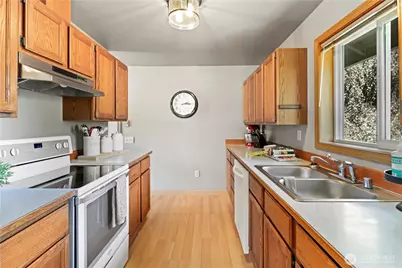 10103 27th Drive SE, Everett, WA 98208 - Photo 5
