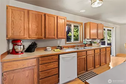 10103 27th Drive SE, Everett, WA 98208 - Photo 7