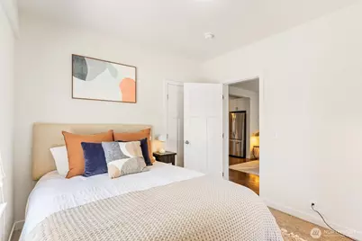 8632 45th Avenue S, Seattle, WA 98118 - Photo 9