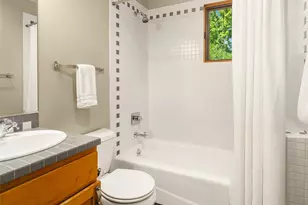 3824 Evanston Ave N, Seattle, WA 98103 - Photo 17