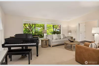 4836 158th Place SE, Bellevue, WA 98006 - Photo 9