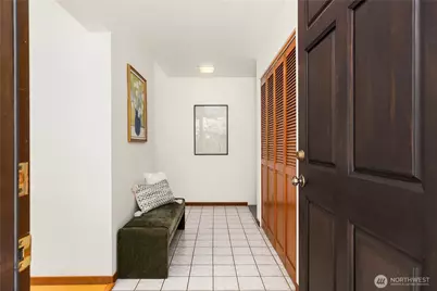 676 Park Avenue NE, Bainbridge Island, WA 98110 - Photo 9