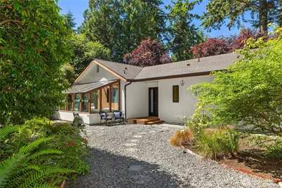 676 Park Avenue NE, Bainbridge Island, WA 98110 - Photo 7