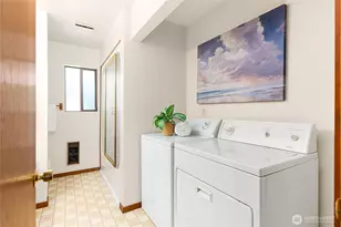 676 Park Ave NE, Bainbridge Island, WA 98110 - Photo 29