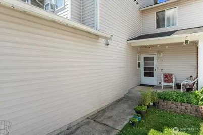 115 21st Street SE #C, Auburn, WA 98002 - Photo 3