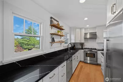 5505 Seward Park Avenue S, Seattle, WA 98118 - Photo 9