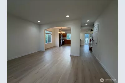 6731 37th Street NE, Marysville, WA 98270 - Photo 3