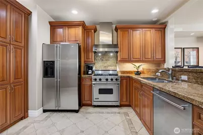 2551 Thorndyke Avenue W #402, Seattle, WA 98199 - Photo 5