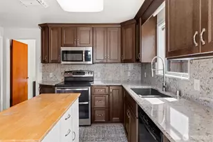 4817 N 22nd St, Tacoma, WA 98406 - Photo 11