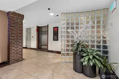 124 Bellevue Avenue E #601, Seattle, WA 98102 - Photo 5