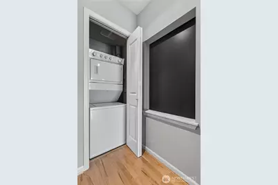 124 Bellevue Avenue E #601, Seattle, WA 98102 - Photo 9