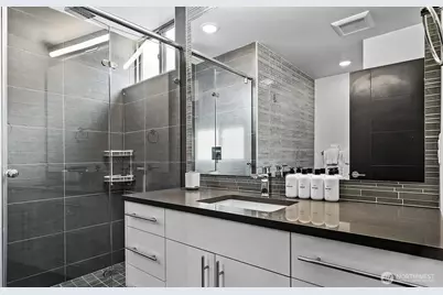 210 20th Avenue S, Seattle, WA 98144 - Photo 25