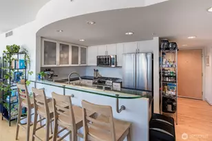 2929 1st Ave, Seattle, WA 98121 - Photo 7