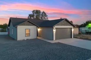 2133 W Peninsula Dr, Moses Lake, WA 98837 - Photo 1