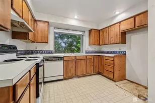 1722 NE 97th St, Seattle, WA 98115 - Photo 15