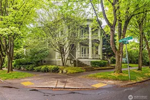 1709 E Republican St, Seattle, WA 98112 - Photo 3
