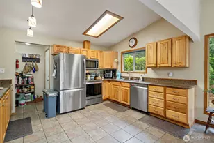 140 NE Rainier Pl N, Belfair, WA 98528 - Photo 9