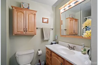 140 NE Rainier Place N, Belfair, WA 98528 - Photo 15