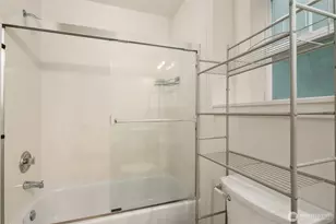 4218 Pasadena Pl NE, Seattle, WA 98105 - Photo 9