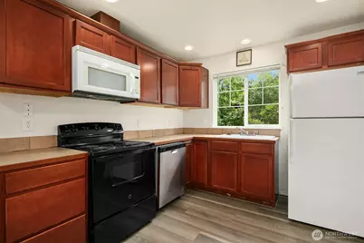 4218 Pasadena Place NE, Seattle, WA 98105 - Photo 15