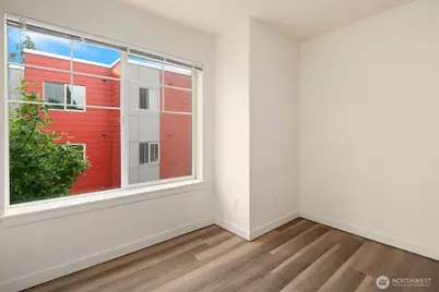 4218 Pasadena Place NE, Seattle, WA 98105 - Photo 13