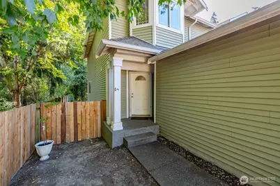 318 N 23rd Street, Mount Vernon, WA 98273 - Photo 3