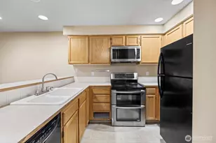 318 N 23rd St, Mount Vernon, WA 98273 - Photo 7